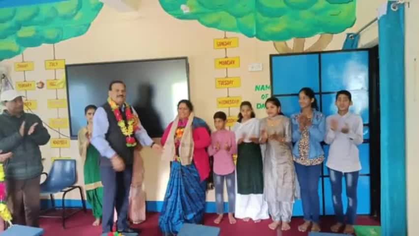 मदननेगी: धारमंडल के राजकीय उच्चतर माध्यमिक विद्यालय खांड की प्रधानाध्यापिका मीना नेगी हुई सेवानिवृत, विधायक ने दी भावभीनी विदाई