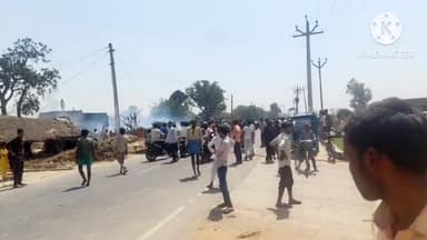 सिसैया गांव में लगी आग 10 घर जलकर हुए खाख पेट्रोल पंप के सामने लगी आग बड़ा हादसा होते-होते बचा #Sisaiya Dhaurahra