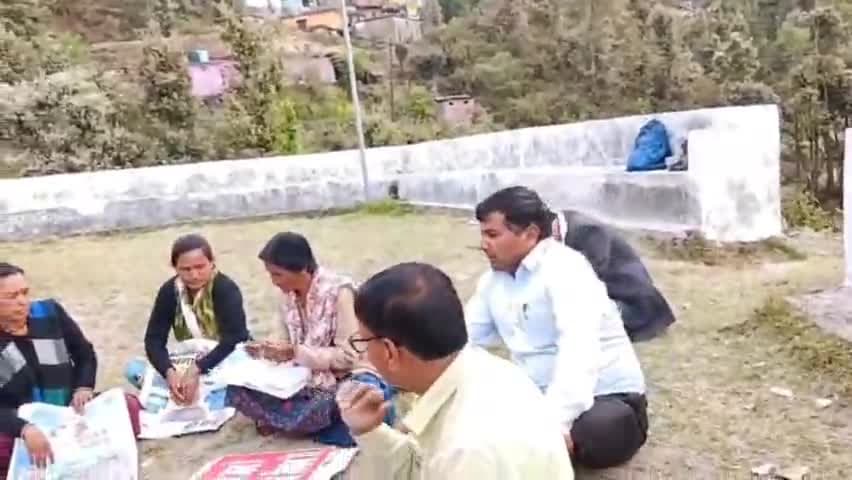 शामा: आगामी लोकसभा चुनाव में मतदान प्रतिशत बढ़ाने को लेकर स्वीप टीम सिमगड़ी ग्रामपंचायत पहुंची यहां लगाई महिला चौपाल