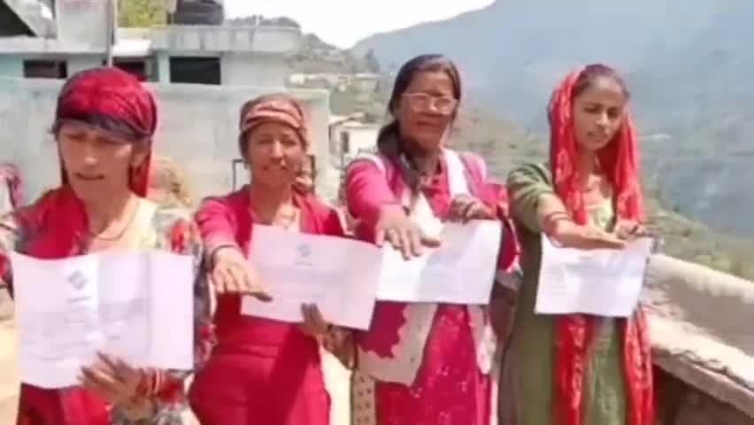 प्रतापनगर: कृषि विभाग ने स्वीप कार्यक्रम के तहत लम्बगांव सहित कई गांव में शत प्रतिशत मतदान करने को लेकर ग्रामीणों को दिलाई शपथ