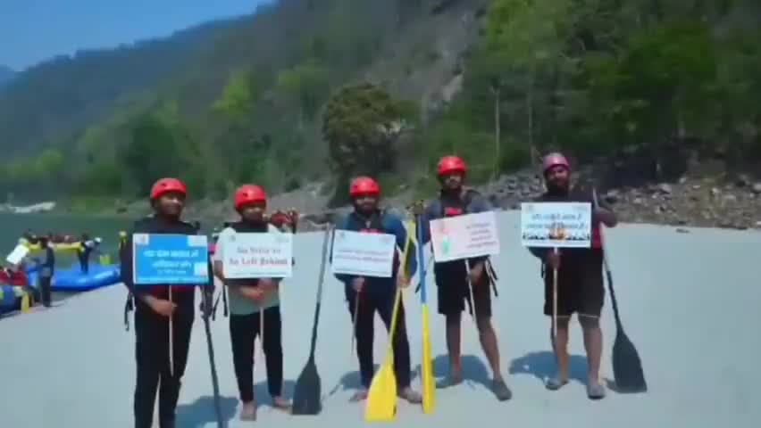 पावकी देवी: पर्यटन विभाग ने स्वीप कार्यक्रम के तहत शिवपुरी में राफ्टिंग स्थल पर पर्यटकों को मतदान करने की दिलाई शपथ