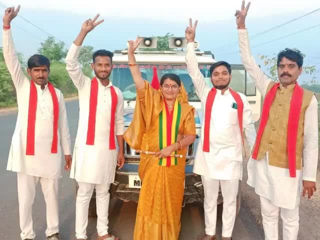 #भारतीय_शक्ति_चेतना_पार्टी की जिला उपाध्यक्ष, विधानसभा प्रत्याशी, अपने सरल स्वभाव से क्षेत्र में पहचान बनाने वाली,हमारी #बड़ी_मां जी को #जन्मदिवस की बहुत बहुत बधाई व शुभकामनाएं आप बहुत जल्दी विधायक बने यही मां गुरूवर से प्रार्थना है