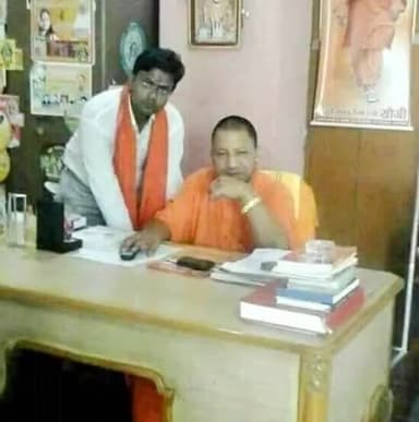 गुरुर्ब्रह्मा गुरुर्विष्णुः गुरुर्देवो महेश्वरः
गुरुः साक्षात्‌ परब्रह्म तस्मै श्री गुरवे नमः
#ॐ_श्री_गुरु_देवाय_नमः
आप सभी को गुरु पूर्णिमा की हार्दिक बधाई एवं शुभकामनाएं!
MYogiAdityanath
