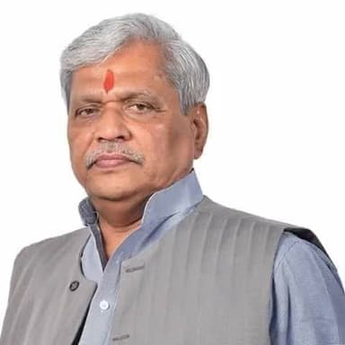 *दुखद समाचार: बीजेपी के वरिष्ठ नेता प्रभात झा का निधन* 
दिल्ली के मेदांता अस्पताल में ली अंतिम सांस 
प्रदेश भाजपा के अध्यक्ष भी रहे प्रभात झा जी 
बीजेपी के कई अहम पदों पर रह चुके 
पत्रकारिता से की थी कॅरियर की शुरुआत
#tulmuljha