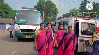 कुमारडुंगी: कुमारडुँगी प्रखण्ड की आँगनबाड़ी सेविका व सहायिकाओं ने अपनी आठ सूत्री मांगों को लेकर पुराना डीसी कार्यालय में धरना दिया