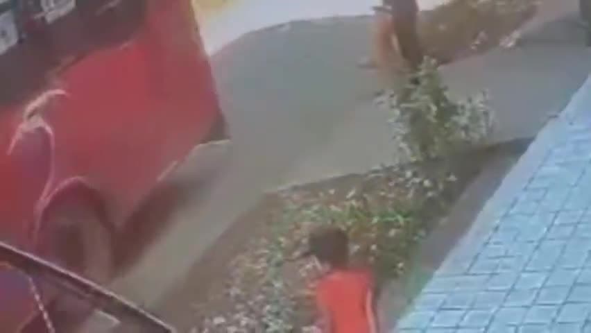 माजरा: सड़क हादसे में एक युवती की गई जान, पुलिस ने पोस्टमार्टम कर शव परिजनों को दिया, सीसीटीवी में कैद हुई वारदात