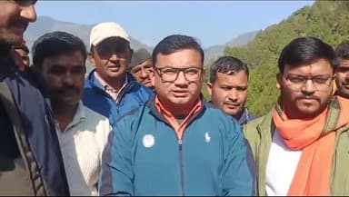 सल्ट के घूरुवाढुंगा से गढ़कोट तल्ला की रोड़ का हुआ उद्घाटन