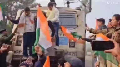 Bihar #पटना : सांसद पप्पू यादव के समर्थकों ने 70वीं बीपीएससी पीटी परीक्षा की पुनर्परीक्षा की मांग को लेकर #सचिवालय_हॉल्ट