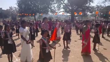 गणतंत्र दिवस पर सिसई प्रखंड के शिवनाथपुर डहुटोली स्थित सहोदरी देवी पब्लिक स्कूल में #उदय_कुशवाहा ने संबोधित किया 🇮🇳