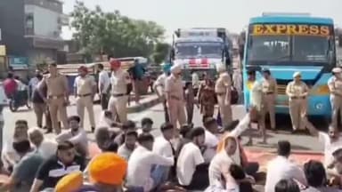 ਭੋਗਪੁਰ: ਸ਼ੂਗਰ ਮਿਲ ਵਿੱਚ ਲੱਗਣ ਵਾਲੇ ਸੀਐਨਜੀ ਪਲਾਂਟ ਦੇ ਵਿਰੋਧ ਵਿੱਚ ਲੋਕਾਂ ਨੇ ਜਲੰਧਰ ਜੰਮੂ ਨੈਸ਼ਨਲ ਹਾਈਵੇ ਕੀਤਾ ਜਾਮ