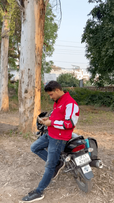 मम्मी ने दिया पुराना 2000 का नोट, यादों का खजाना बन गया

#barabanki #viral #barabankiupdates #viralpost #bbk #2000