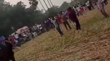 మాడుగుల: ఎం.కోటపాడు గ్రామంలో గుర్రపు పరుగు పందెం పోటీలు