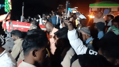 ముత్తారం మహదేవ్​పూర్: ట్రాక్టర్ బోల్తా పడి ఇద్దరు మృతి.. విషాదంలో కుటుంబ సభ్యులు