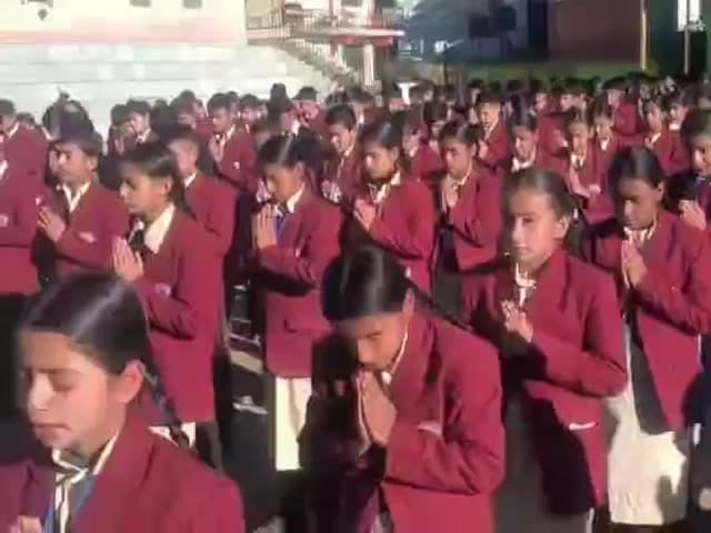 पांगणा: पीएम श्री ने राजकीय वरिष्ठ माध्यमिक पाठशाला पांगणा में रोड सेफ्टी अभियान के तहत सफल विद्यार्थियों को सम्मानित किया