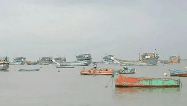 उरण: अरबी समुद्रात मासेमारीसाठी गेलेल्या बोटी रिकाम्याच परतल्या