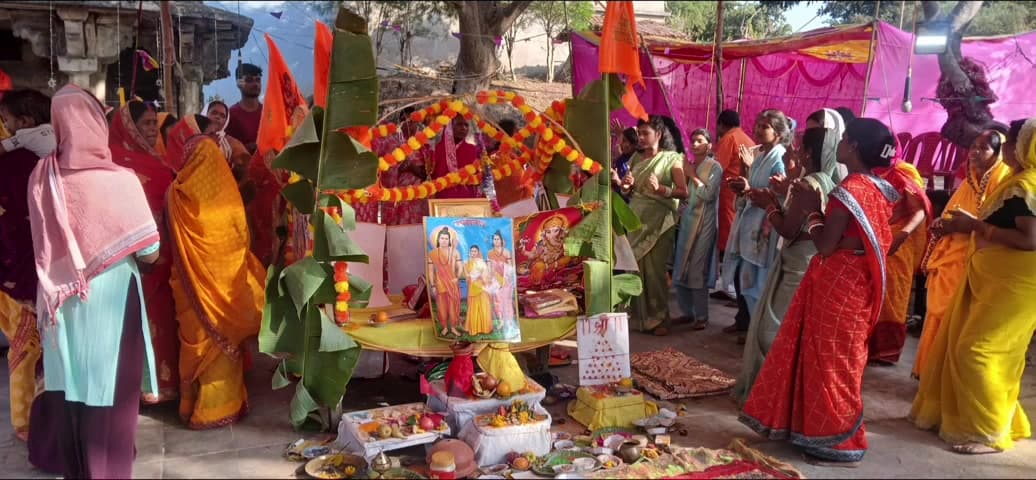 सिसई: माघ #पूर्णिमा के मौके पर #नगर #कपिलनाथ में #कृष्णा_उरांव ने करवाया 24 घंटे #अखंड #हरी_कीर्तन एवं #भंडारे का आयोजन