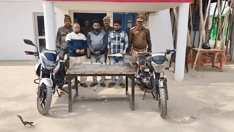 थाना कुर्सी पुलिस की बड़ी सफलता! 3 शातिर अन्तर्जनपदीय चोर/लूटेरों को गिरफ्तार किया गया।

#barabanki #barabankipolice #bbk