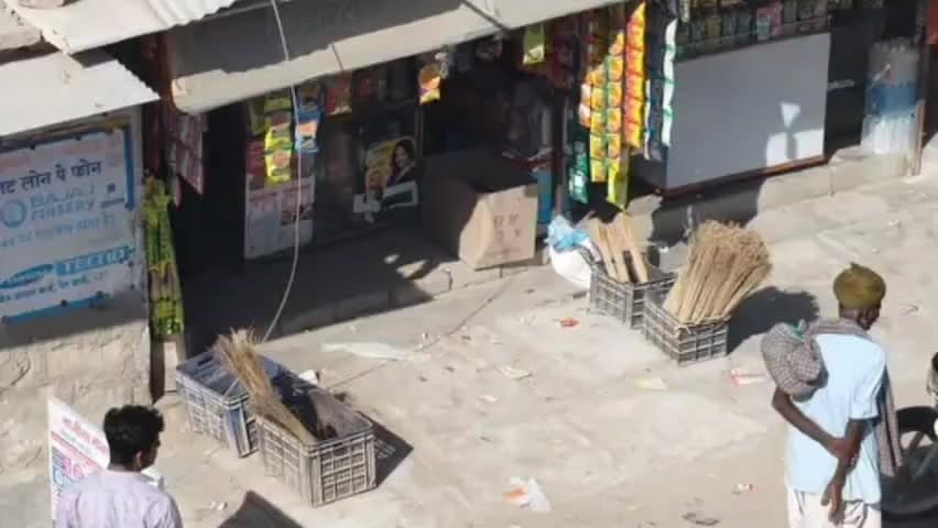 बाड़मेर ग्रामीण: बाड़मेर जिले में कवास चौराहे पर टूटा बिजली का तार, टीन शेड पर गिरा—हादसा टलते-टलते बचा