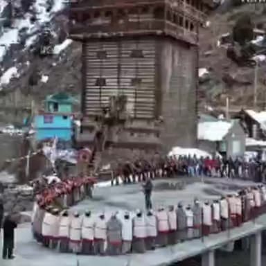 पूह: लाबरंग गांव में महिलाओं और पुरुषों ने एकजुट होकर किया लोकनृत्य, लोग सोशल मीडिया पर कर रहे जमकर तारीफ