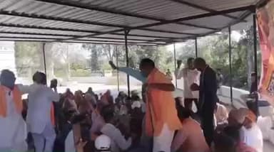 झौथरी: चौरासी विधानसभा क्षेत्र में विराट हिन्दू सम्मेलन, भक्ति-भजन से गूंजा गांव पाडली गुजरेश्वर मंडल