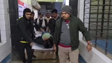বাদুড়িয়া: মাধ্যমিক পরীক্ষার্থীকে আটকে রেখে মারধর বাদুড়িয়ায়, কাঠগড়ায় আইএসএফ নেতা