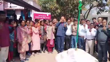पाकुड़िया: पाकुड़िया में फाइलेरिया उन्मूलन अभियान का शुभारंभ, बीडीओ समेत अधिकारियों ने दवा खाई