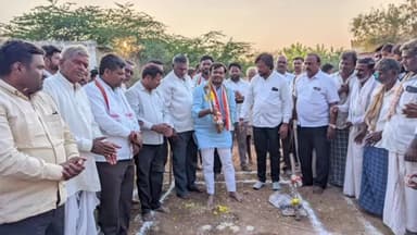 ಮುಂಡರಗಿ: ತಿಪ್ಪಾಪುರ ಗ್ರಾಮದಲ್ಲಿ ಶ್ರೀ ದುರ್ಗಾದೇವಿ ನೂತನ ದೇವಸ್ಥಾನದ ಶಂಕು ಸ್ಥಾಪನೆ ಕಾರ್ಯಕ್ರಮ