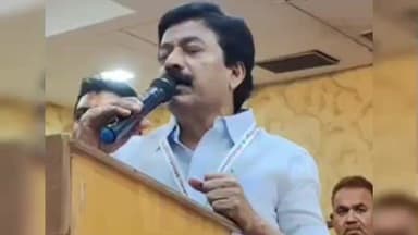 திண்டிவனம்: திமுக கூட்டணி சிதறி வருகிறது அதிமுக கூட்டணி வலிமை பெற்று வருகிறது. தியேட்டரில் விசில் அடிக்கலாம். பேருந்தை நிறுத்த விசில் அடிக்கலாம். அதிமுகவுக்கு வாக