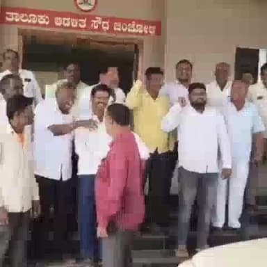 ಚಿಂಚೋಳಿ: ಖಜೂರಿ ಗ್ರಾಮದಲ್ಲಿ ಕುರಿಗಾಹಿ ಮೇಲಿನ ಹಲ್ಲೆ ಖಂಡಿಸಿ ಚಿಂಚೋಳಿಯಲ್ಲಿ ಕುರುಬ ಸಮಾಜ ಪ್ರತಿಭಟನೆ