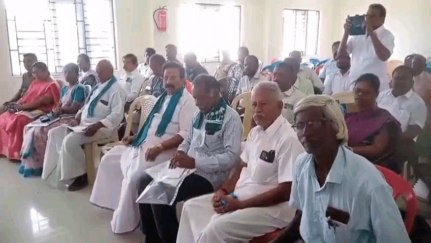 ஆவுடையார் கோவில்: வட்டாட்சியர் அலுவலகத்தில் RDO அபிநயா தலைமையில் விவசாயிகள் குறை தீர்ப்பு நாள் கூட்டம் நடைபெற்று வருகிறது