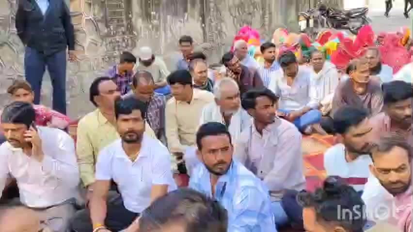 माण्डल: जगदीश सिंह हत्याकांड में गिरफ्तारी की मांग को लेकर मोर्चरी पर दूसरे दिन भी धरना, महिलाएं भी उतरीं मैदान में