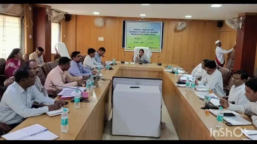 देवकर: बेमेतरा जिले में खरीफ तैयारी पर कलेक्टर की समीक्षा बैठक, खाद-बीज की उपलब्धता सुनिश्चित करने के दिए गए निर्देश