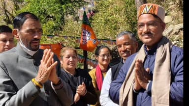 कटौला: दरंग विधायक पूर्ण चंद ठाकुर ने कटौला में समाजसेवी संस्था 'उत्तरशाल टीम' को सम्मानित किया, बताया समाज के लिए प्रेरणा