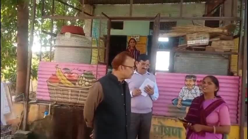 तालेड़ा: संभागीय आयुक्त ने प्राथमिक स्वास्थ्य केंद्र और विद्यालय का किया औचक निरीक्षण, दिए आवश्यक दिशा निर्देश