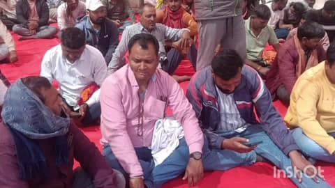 बालूमाथ: तेतरियाखांड कोलियरी परिसर में ट्रक मालिकों की बैठक, माइंस से क्रेशर मशीन बाहर करने पर सहमति बनी