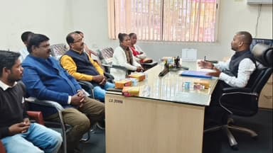 सेन्हा: सेन्हा प्रखंड मुख्यालय में पंचायत जनप्रतिनिधियों की बैठक, गांवों में सौहार्द बनाए रखने की अपील