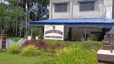 হিঙ্গলগঞ্জ: দুর্ঘটনার অভিযোগে লেবুখালী এলাকা থেকে এক যুবককে আটক করল হিঙ্গলগঞ্জ থানার পুলিশ