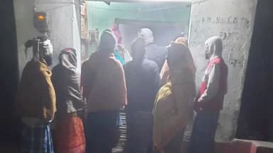 গড়বেতা ৩: ভোররাতে দলছুট দাঁতাল হাতির তাণ্ডব,ভাঙলো সাটার,খেলো ধান,আতঙ্কের পরিবেশ কেয়ামচাতে