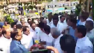 கோபிசெட்டிபாளையம்: கச்சேரி மேடு பகுதியில் தனியார் பர்னிச்சர் கடையை தமிழக வெற்றிக்காக தலைமை ஒருங்கிணைப்பாளர் செங்கோட்டையன் அவர்கள் திறந்து வைத்து பேசினார்