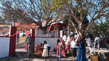 भंडरा: महाशिवरात्रि पर अखिलेश्वर धाम में उमड़ी आस्था की भीड़, शिव बारात और अखंड हरिकीर्तन से गूंजा भंडरा