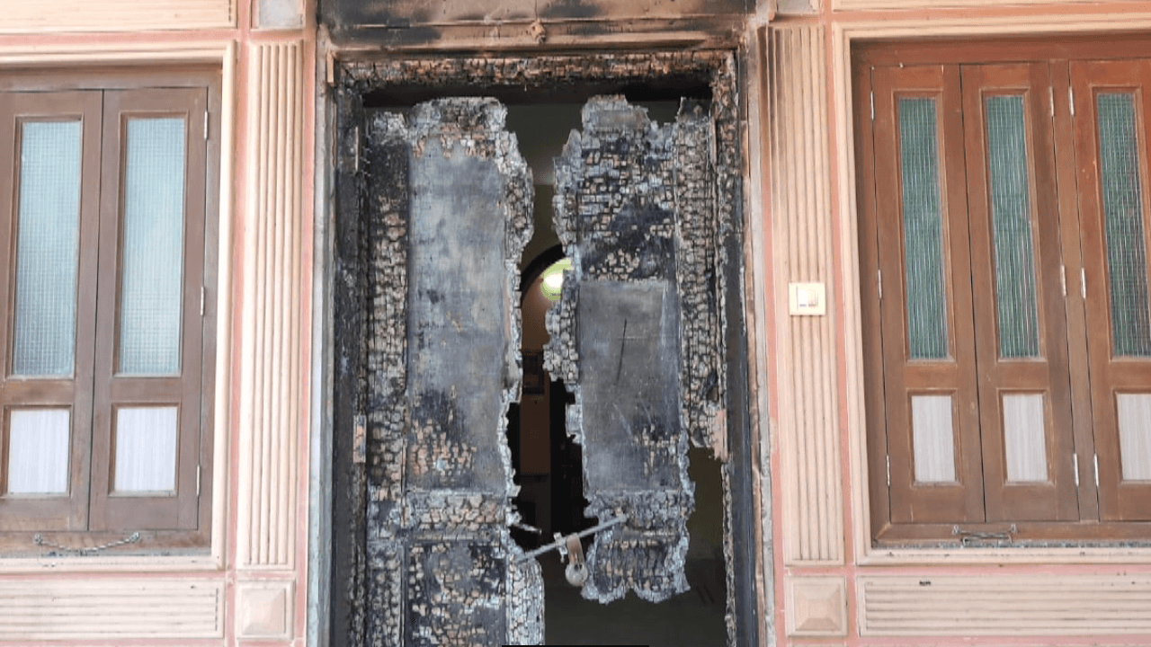 रानी: रानी में अज्ञात बदमाशों ने मकान जलाने का किया प्रयास, रानी पुलिस ने मामला दर्ज कर बदमाशों की तलाश शुरू की