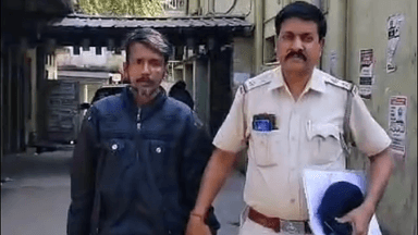 রানাঘাট ২: রানাঘাট থানা এলাকায় একাধিক বাড়িতে চুরির অভিযোগ, রানাঘাট পুলিশের হাতে গ্রেফতার কুখ্যাত দুষ্কৃতী