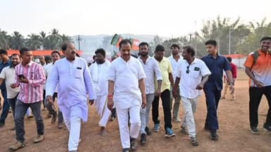 ଖଲ୍ଲିକୋଟ୍: ଅଟଳ ଯୁବ ବାହିନୀ ପକ୍ଷରୁ ଖଲ୍ଲିକୋଟ ଠାରେ କ୍ରିକେଟ ଟୁର୍ଣ୍ଣାମେଣ୍ଟର ଶୁଭ ଉଦଘାଟନ କଲେ ମନ୍ତ୍ରୀ ବିଭୁତି ଭୂଷଣ ଜେନା