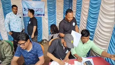 খাতড়া: সরকারি শিবিরে বাড়তি ভরসা! খাতড়ায় আলাদা সহায়তা কেন্দ্র খুলে মানুষের পাশে টিম এবি জঙ্গলমহল