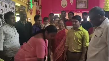 সুতাহাটা: তৃণমূল সরকারের ১৫ বছরের উন্নয়নের খতিয়ান তুলে ধরে উন্নয়নের পাঁচালী নিয়ে উপস্থিত সুতাহাটা অধ্যক্ষের বাড়িতে  বিধায়িকা