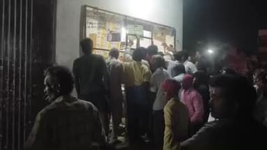 செங்கம்: டாஸ்மார்க் கடை முன்பு மது பாட்டில்களை உடைத்த மது பிரியர்கள்