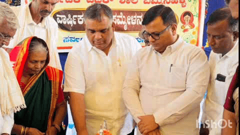 ಶಿಗ್ಗಾಂವ: ಬೊಮ್ಮನಹಳ್ಳಿಯಲ್ಲಿ ವಾರ್ಷಿಕ ಸ್ನೇಹ ಸಮ್ಮೇಳನ ಕಾರ್ಯಕ್ರಮ; ಶಾಲಾ ದಿನಗಳ ಮೆಲುಕು ಹಾಕಿದ ಯಾಸೀರ್ ಖಾನ್ ಪಠಾಣ್