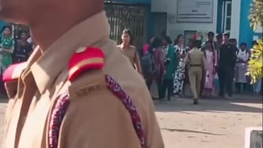 হলদিয়া: হলদিয়া রানিচক গভমেন্ট কলেজে NCCতুলে দেওয়া ছাত্র বিক্ষোভ কলেজগেটে