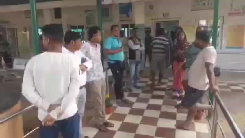 ଭୋଗରାଇ: ଗ୍ରାମ୍ୟ ଉନ୍ନୟନ ବିଭାଗର ରାସ୍ତା କାମ ଚାଲିଥିବା ବେଳେ ଟ୍ରାକ୍ଟର ଚକାତଳେ ଚାପିହେଇ ଶ୍ରମିକ ମୃତ ।ଗବଗାଁ ନିକଟରେ  ଘଟଣା