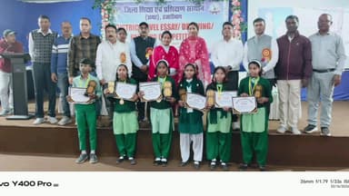 विष्णुगढ़: अमनारी उत्क्रमित मध्य विद्यालय के छात्र सिद्धार्थ ने निबंध प्रतियोगिता में जीता जिला स्तरीय पुरस्कार